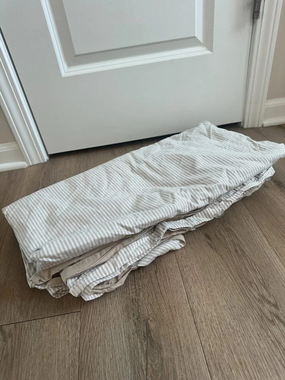 POTTERY BARN Kids Chambray Reversible Organic Cotton Duvet Cover in Tan